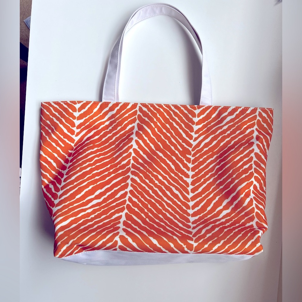 NWOT Beach Bag by Estée Lauder